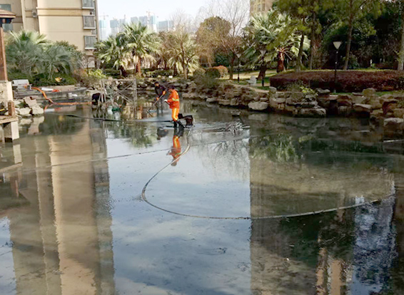 谷城景观池淤泥清理